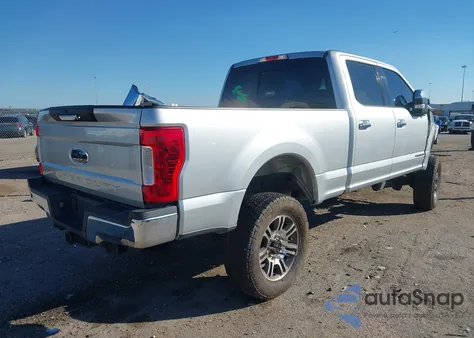 2017 Ford F-250 Lariat из США, поврежденный, VIN 1FT7W2BT4HEB75771